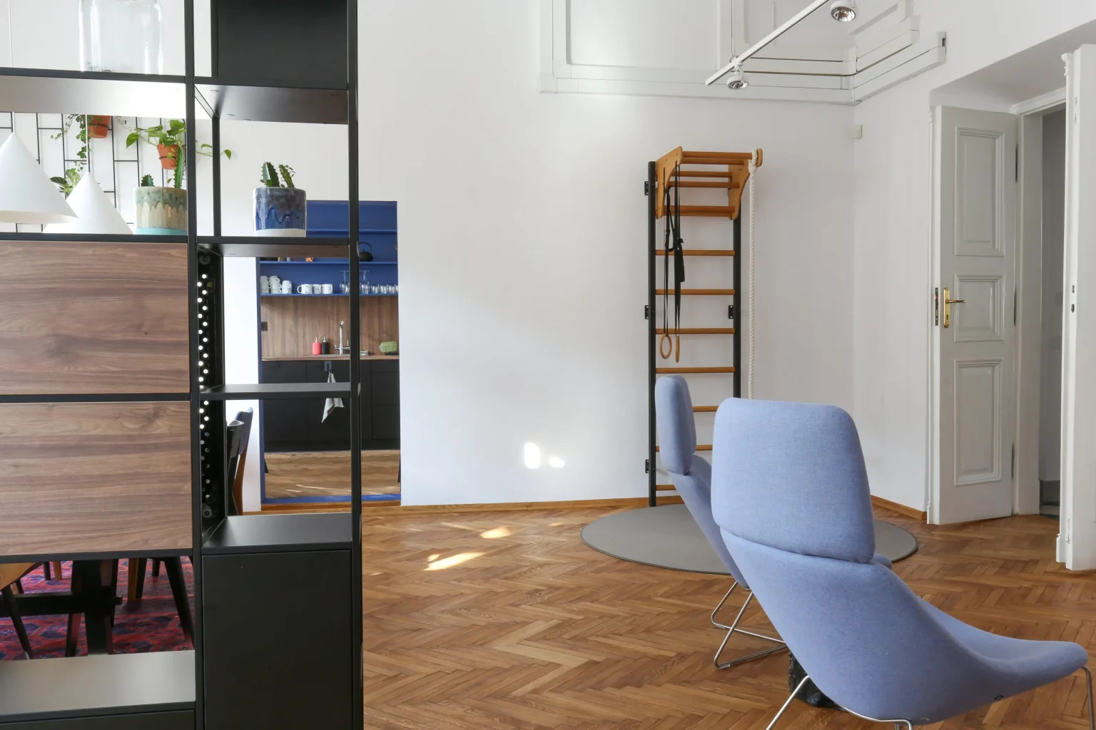 wallbar_BenchK-711BA076-3-scaled-1-1536x1024.jpg