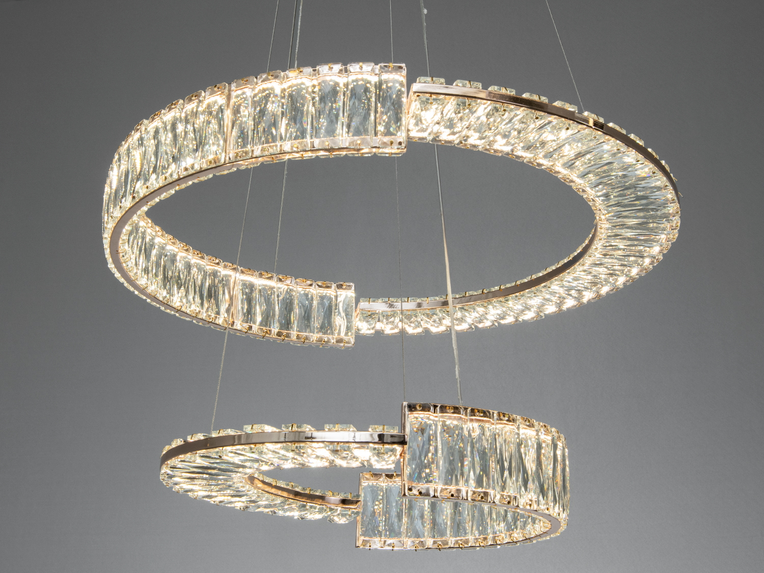 Подвесная люстра с кристаллами 561/600+400CH на металлокаркасе, стеклянные подвески, светит в разных режимах, современный интерьер Днепр, акцентная атмосфера