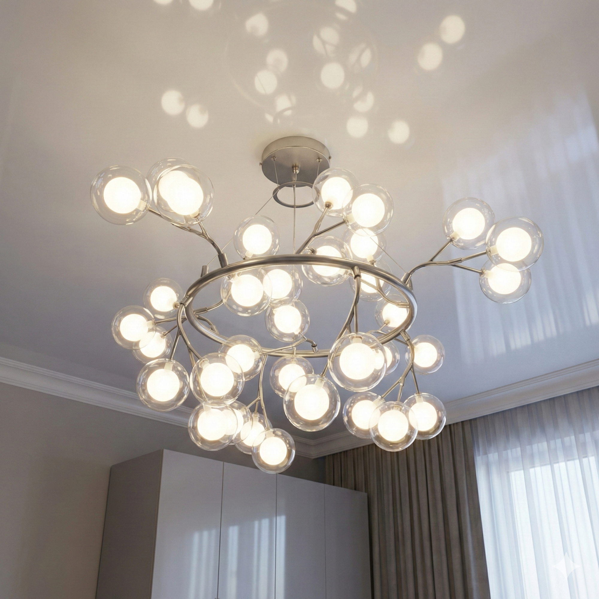 Люстра светлячки подвесная Y889-36B SL, элегантная серебристая конструкция со стеклянными плафонами, эффектное освещение в просторных помещениях Харькова, атмосфера уюта и современности